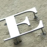 Nesvětelná reklama na trnech. Nerezová písmena.
<div class="gallery-item-img-tags">Samostatné znaky</div>