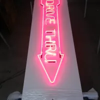 Drive Thru neonový nápis
<div class="gallery-item-img-tags">atypická reklama</div>