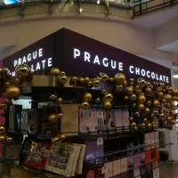 Prague Chocolaterie. První otestovat na dílně jestli vše svítí, až poté nainstalovat.