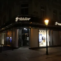 Tchibo - podsvícená písmena se zlatým polepem. Precizní práce a naše technologie výroby.

<div class="gallery-item-img-tags">samostatná písmena | atypická reklama</div>