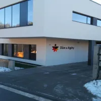 Dům u Agáty
<div class="gallery-item-img-tags">Samostatné znaky</div>