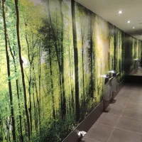 Polep prosvětlené stěny.
<div class="gallery-item-img-tags">atypická reklama</div>