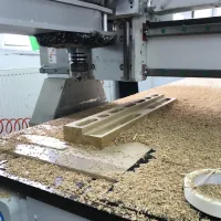 Frézování do dubu. Hangboard.