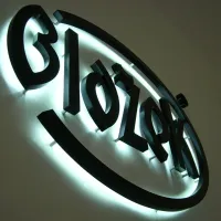 Blažek Václavské Náměstí - Odfrézované čiré plexi tl. 20 mm, led diody, lakované černou

<div class="gallery-item-img-tags">samostatná písmena | atypická reklama</div>